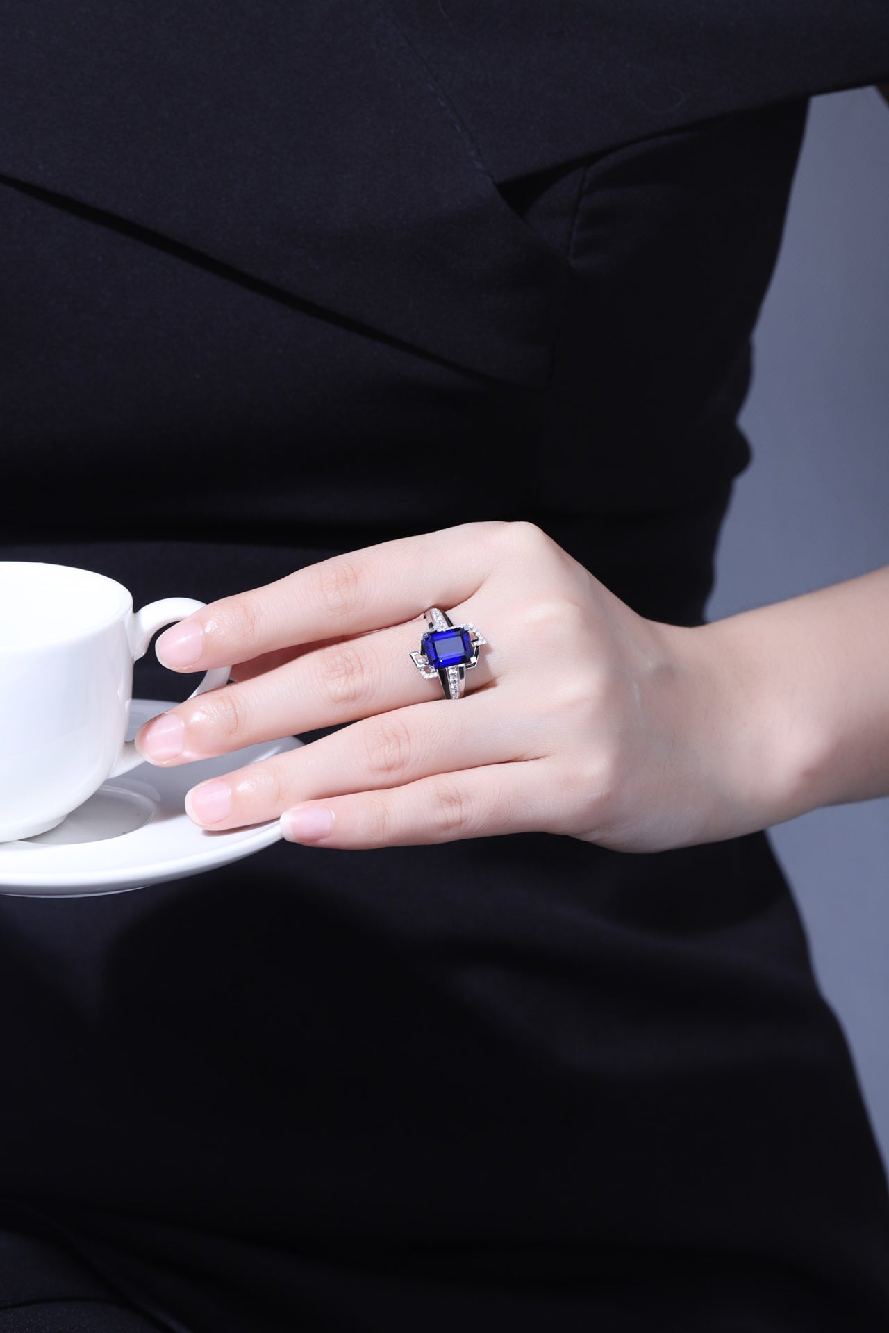 18K Gold Lab - Grown Sapphire Ring A – JSABR181621A