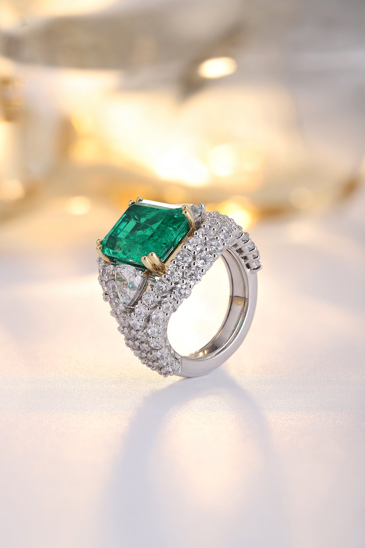 18K Gold Lab - Grown Emerald Ring A – 18001