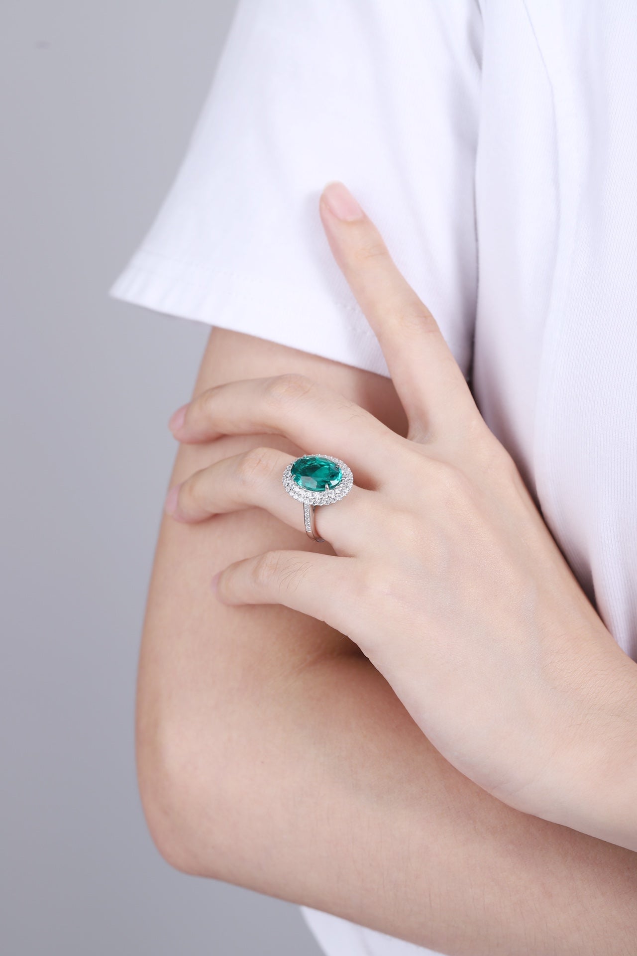 Sterling Silver Lab - Grown Emerald Ring W – JSEGR489Y