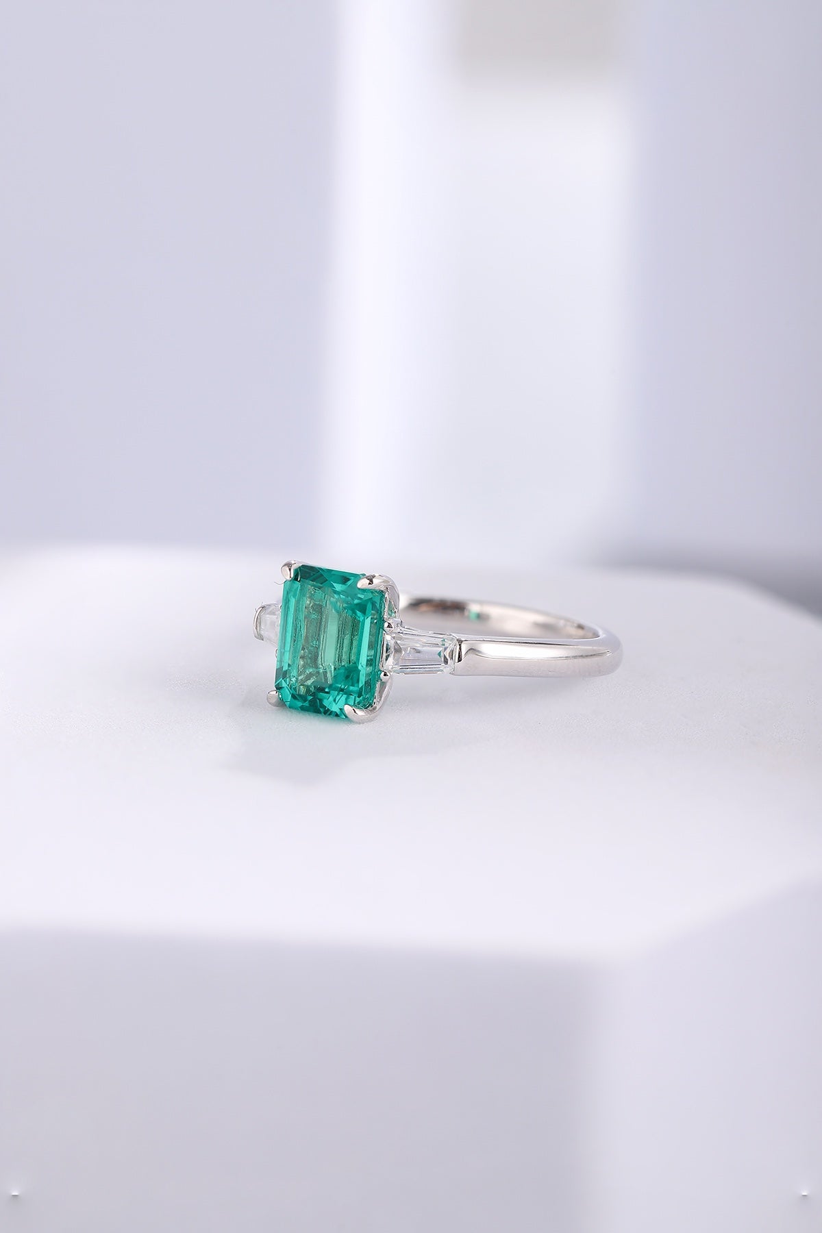 Sterling Silver Lab - Grown Emerald Ring A – JSEGR286Y