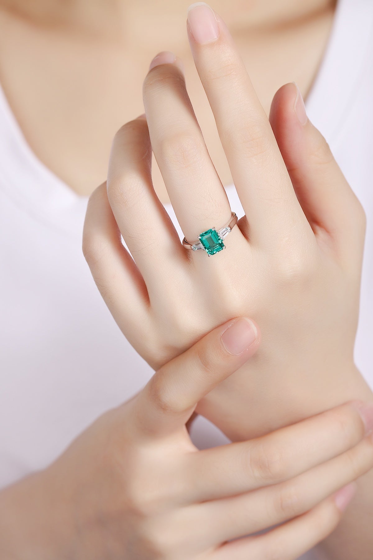 Sterling Silver Lab - Grown Emerald Ring A – JSEGR286Y