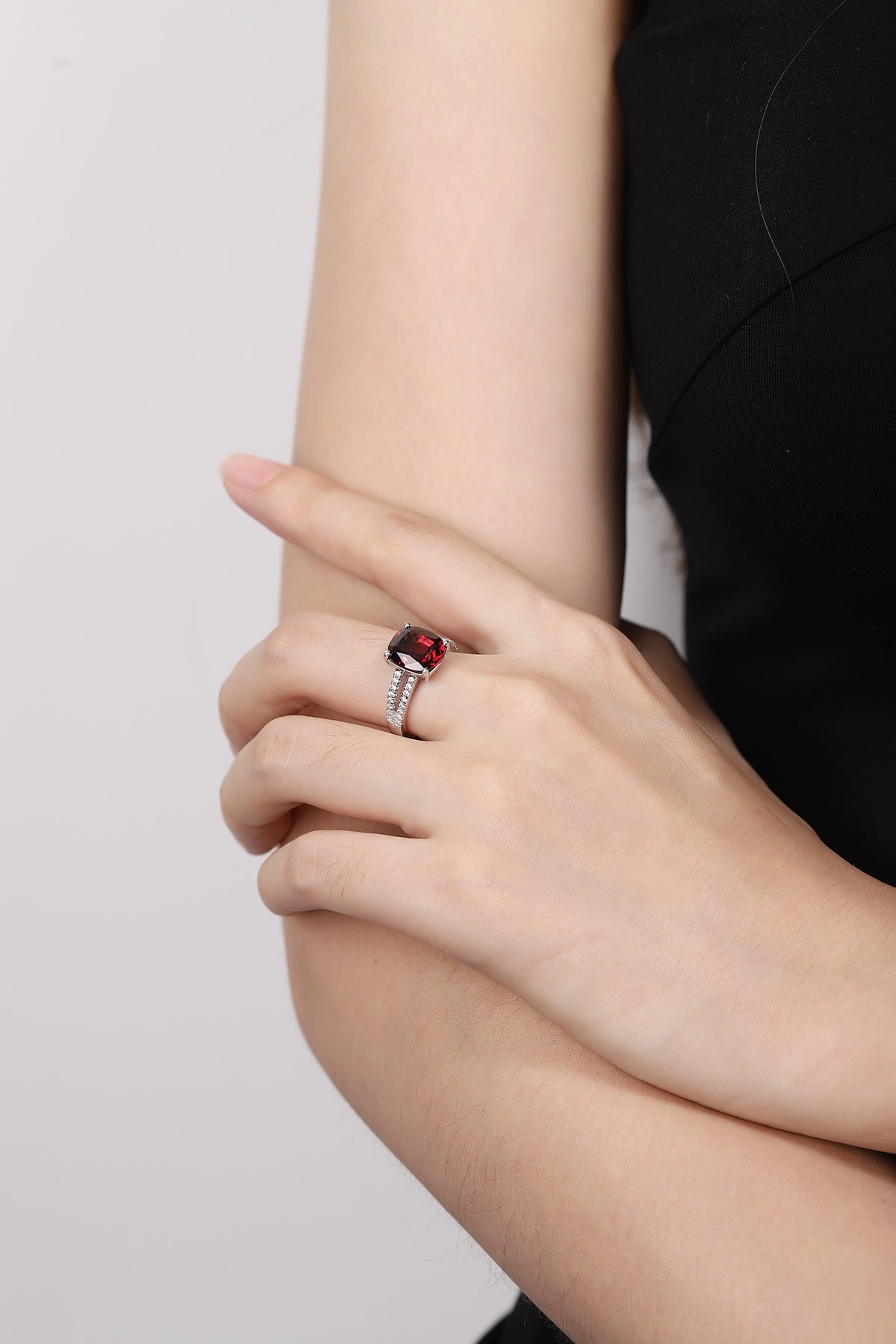 Sterling Silver Natural Garnet Ring W – JR921921