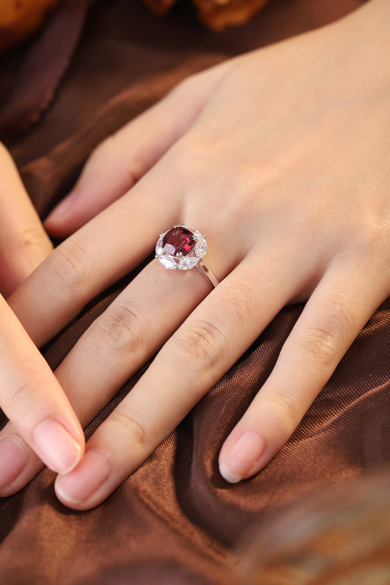 Sterling Silver Natural Garnet Ring W – JR2715