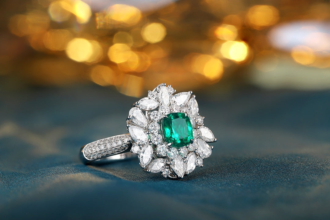 18K Gold Lab - Grown Emerald Ring and Pendant Two-in-One Style A – JCSR1066A