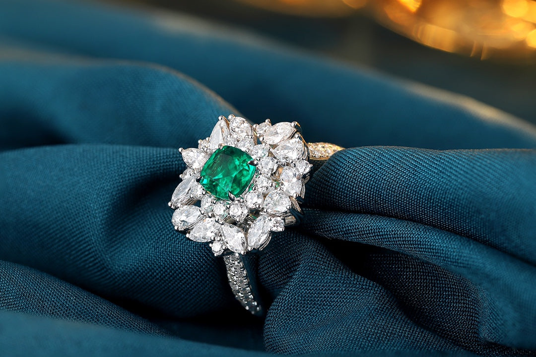 18K Gold Lab - Grown Emerald Ring and Pendant Two-in-One Style A – JCSR1066A