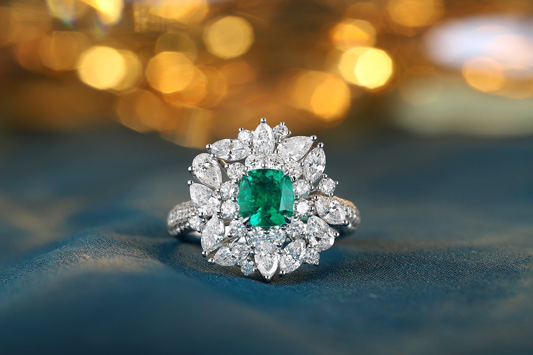 18K Gold Lab - Grown Emerald Ring and Pendant Two-in-One Style A – JCSR1066A