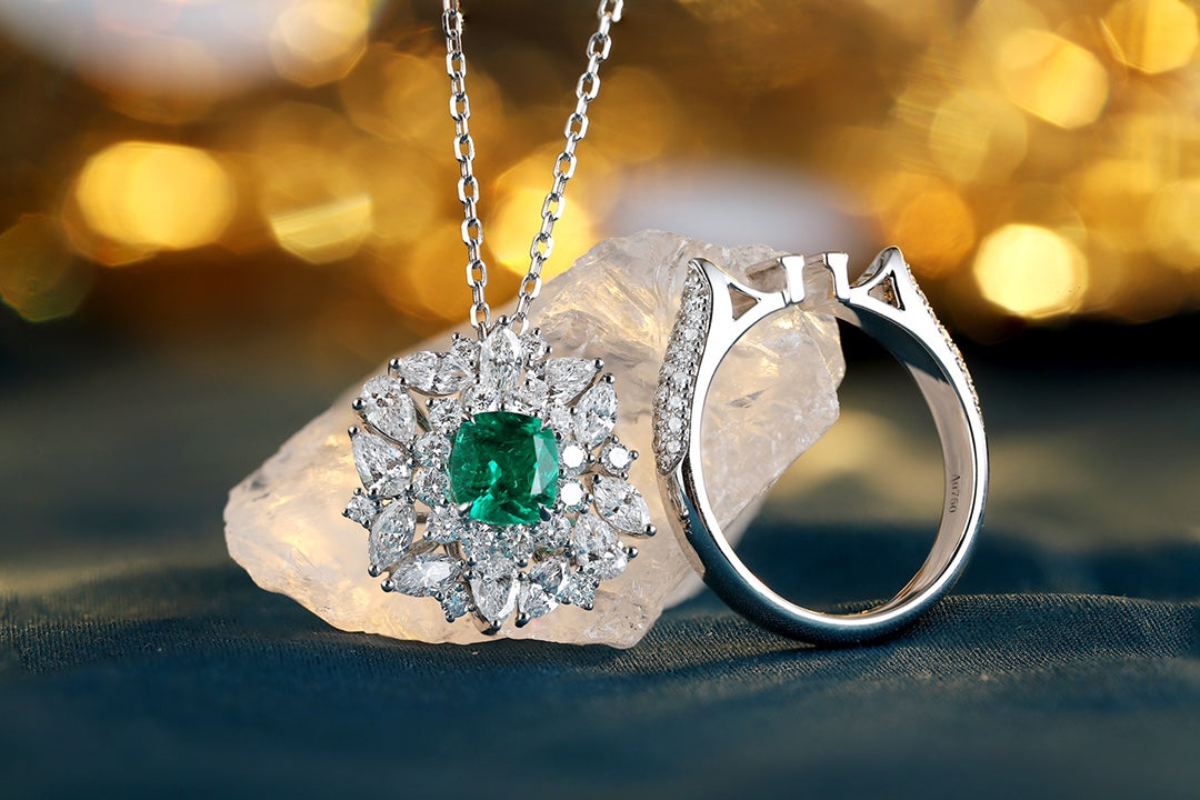 18K Gold Lab - Grown Emerald Ring and Pendant Two-in-One Style A – JCSR1066A