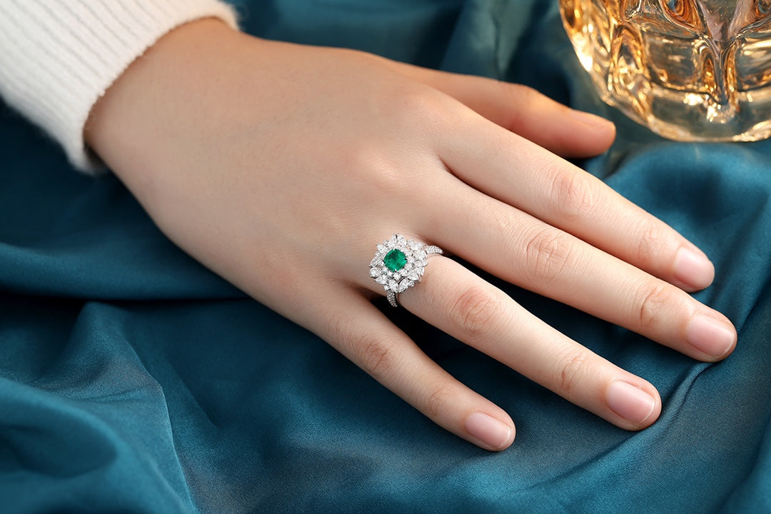 18K Gold Lab - Grown Emerald Ring and Pendant Two-in-One Style A – JCSR1066A