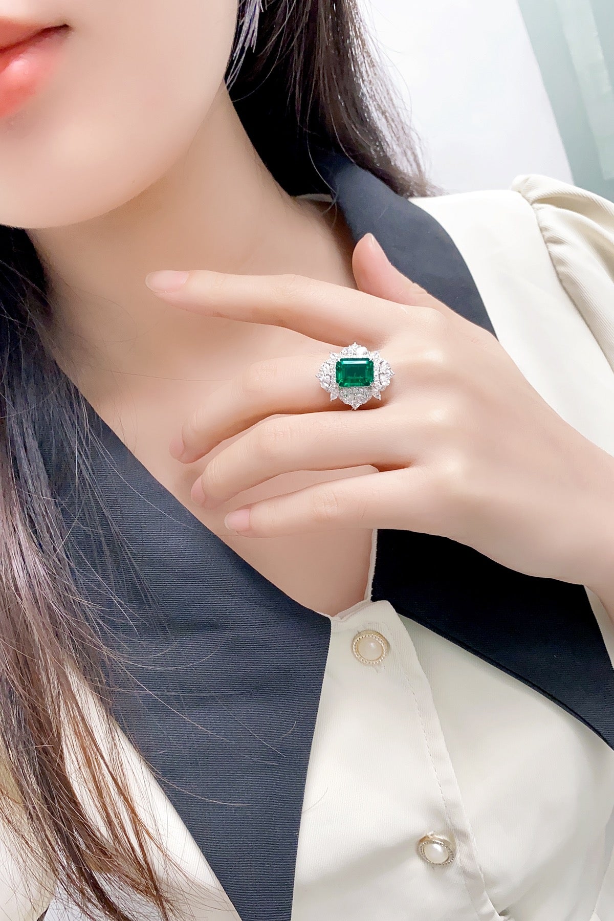 18K Gold Lab - Grown Emerald Ring A – JSEGR1193A