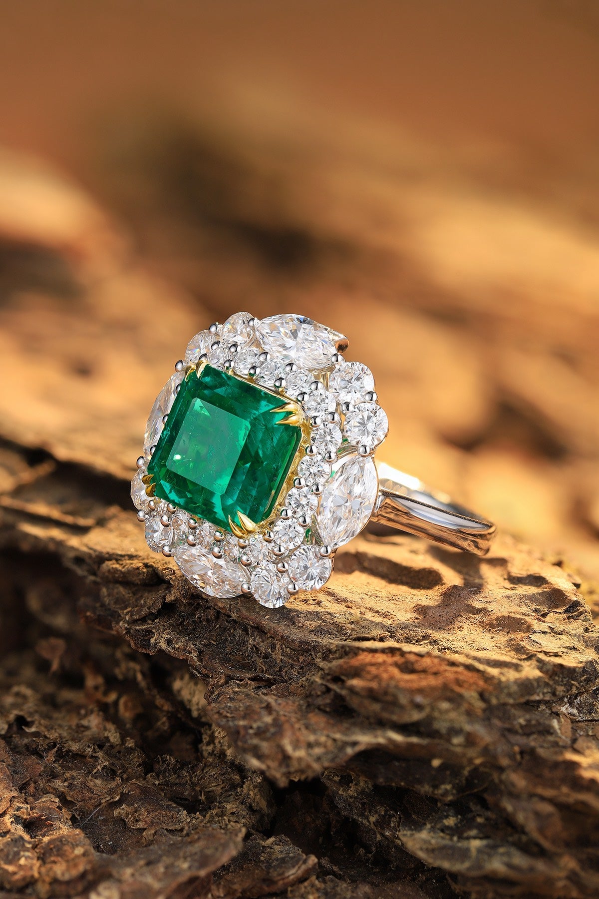 18K Gold Lab - Grown Emerald Ring & Pendant Two - in - One Style A – JSEGR695A