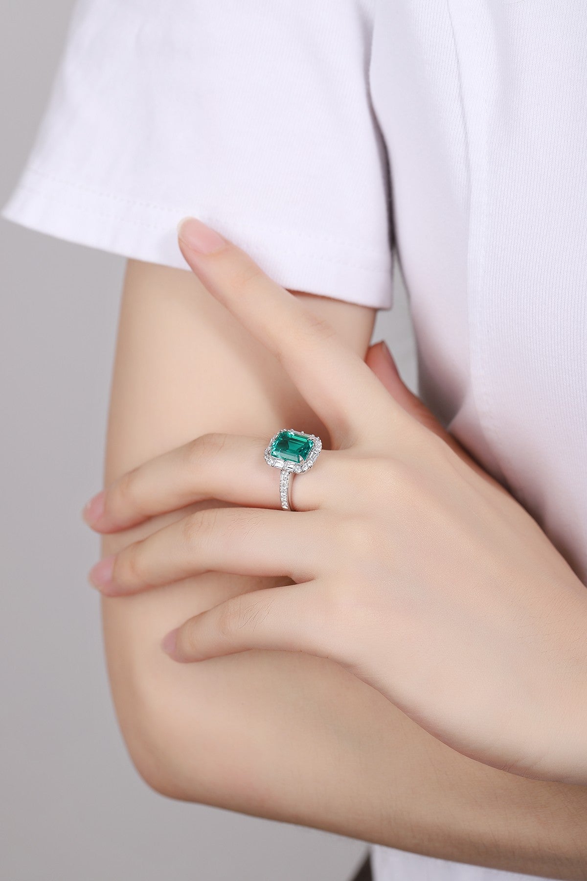 Sterling Silver Lab - Grown Emerald Ring A – JSEGR1217Y