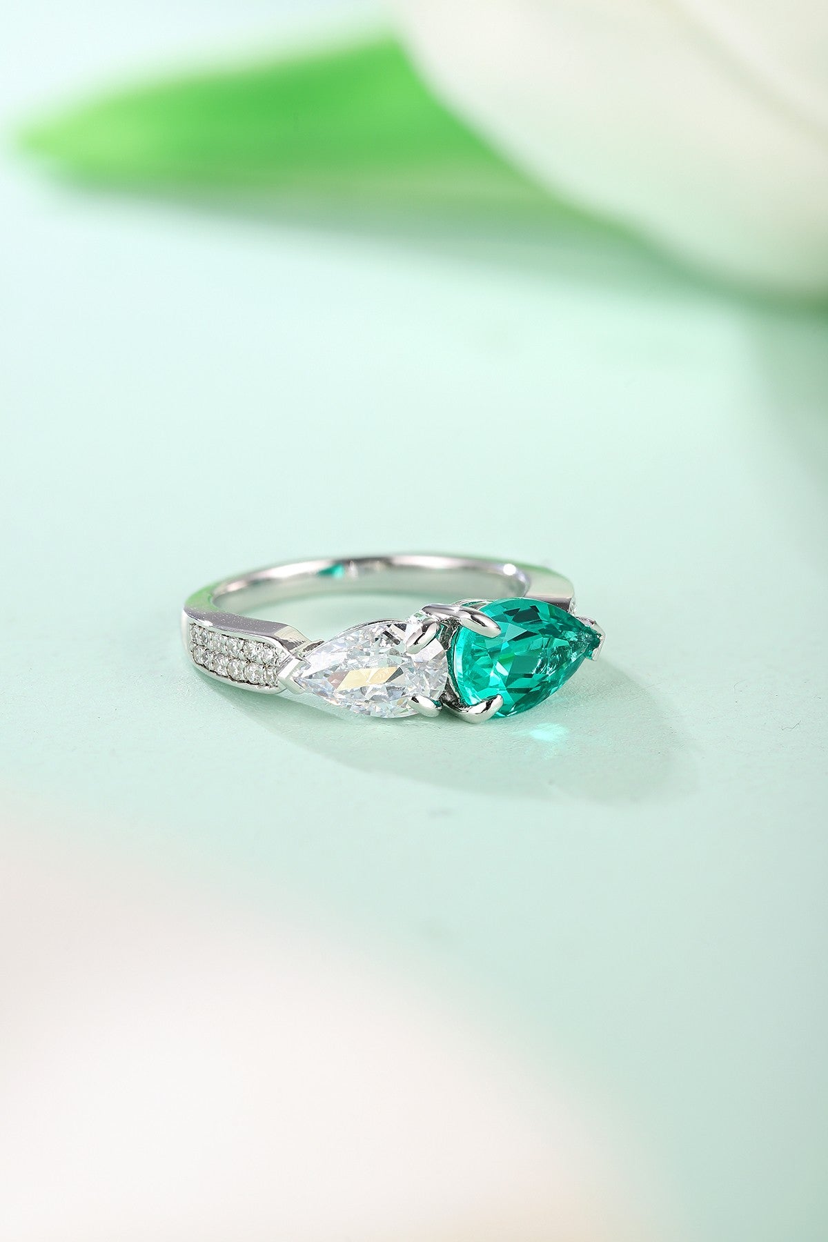 Sterling Silver Lab - Grown Emerald Ring A – JSEGR402Y